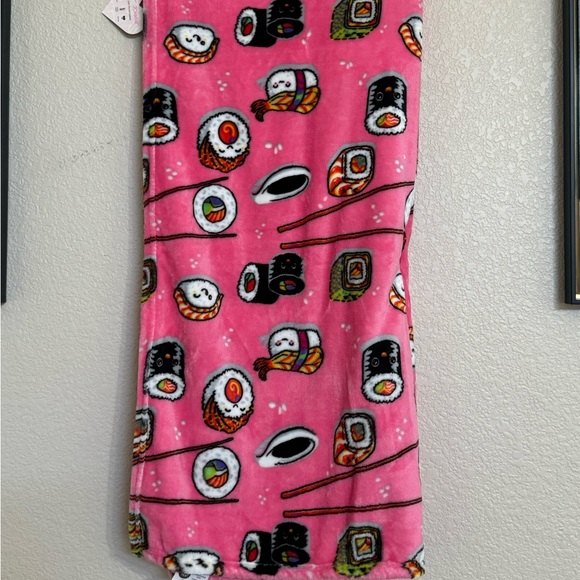 Betsey Johnson Sushi Blanket - Picture 2 of 2